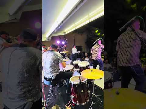 Fusionazo de cumbias -Flow Latinos Band  en vivo 