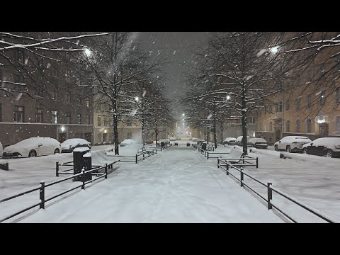 Peaceful Snowy Night Walk in Central Helsinki: From Heavy to Gentle Snowfall 
