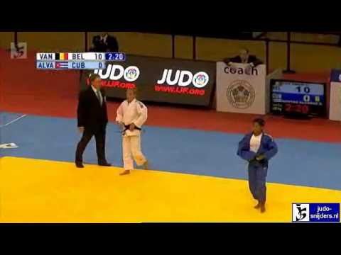 Charline van Snick (BEL) - Dayaris Mestre Alvarez (CUB) [-48kg] semi-final