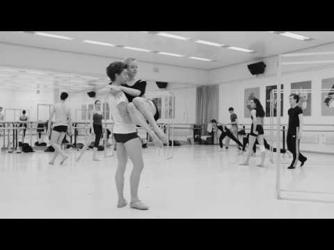 Probentrailer «Un Ballo»: Disrupted - Ballett Zürich