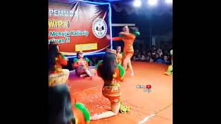 Download lagu Proses Kesurupan NDOLALAK DEWI ARUM BANJARNEGARA #shorts #javanesetraditionaldance #ndolalak mp3
