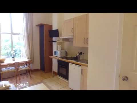 Charming studio apartment to rent in Earl's Court, zones 1 and 2 - Spotahome (ref 152696)