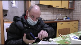 Nuovo taglio di capelli e un cellulare per Lello: "Mi manca Angela ma la lascio in pace"
