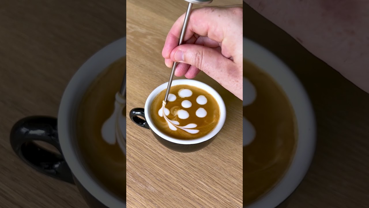 Coffee art: let’s make chasing hearts #goldenbrowncoffee #coffee #coffeeart #latteart #barista #easy