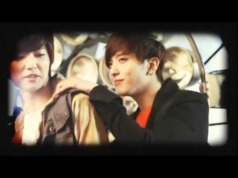 서로 꽁냥대는 씨엔블루