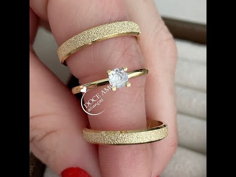 Par de Alianças em Prata 950 ? Banho de Ouro 18K  Modelo: DA-044-2- Solitário Tradicional 