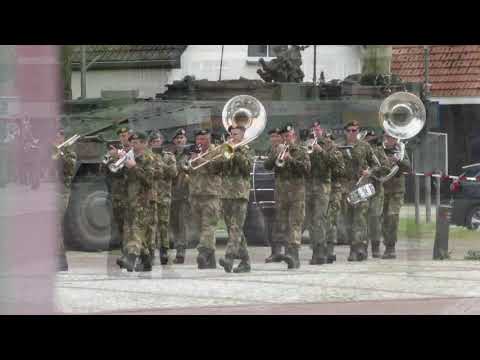Beëdiging van militairen van het Vuursteuncommando op het Marktplein Epe 14 juni 2019