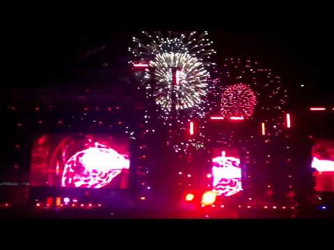 Knife Party @ EDC 2014 playing Nicky Romero & Krewella - Legacy (Vicetone Remix)