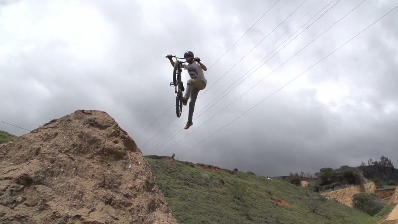 Cámara lenta Dirt Jump BMX