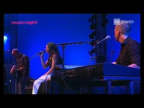 Sophie Zelmani - I Can't Change (07 - Live at Blue Balls 2006)
