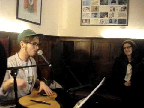 David Dias canta "Dance Dance Dance" de Lykke Li