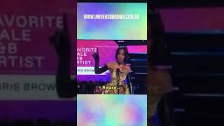 Download lagu #ChrisBrown é vaiado após ganhar prêmio no #AMAs 2022 mp3