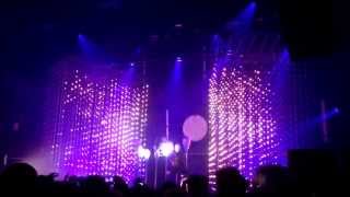 Purity Ring - Push Pull - Live in Paris - 03/11/15