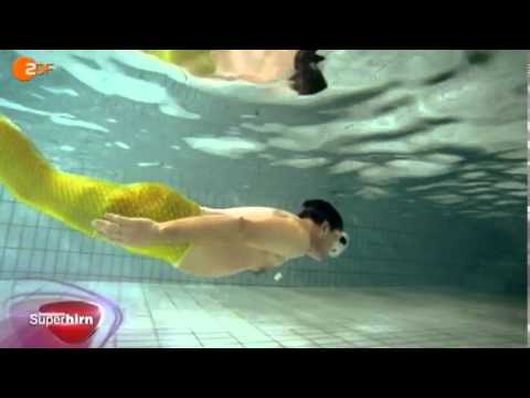 Jörg Pilawa und Rüdiger Gamm als Meerjungfrauen (Deutschlands Superhirn)