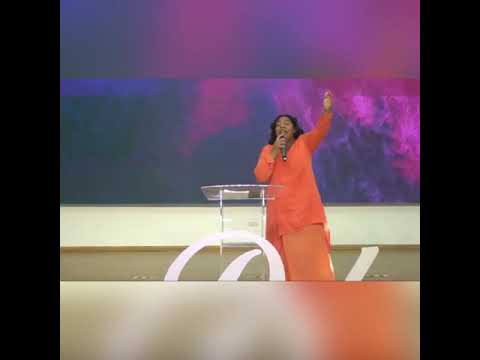 CHANEL NOVAS - SE ACERCA UN MILAGRO ( ministracion en vivo)