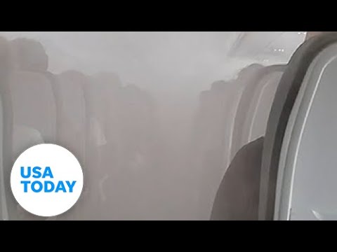 Cabin of airplane gets foggy during flight | USA TODAY