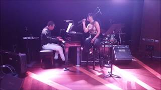 Live performance, L'accordéoniste (Edith Piaf)