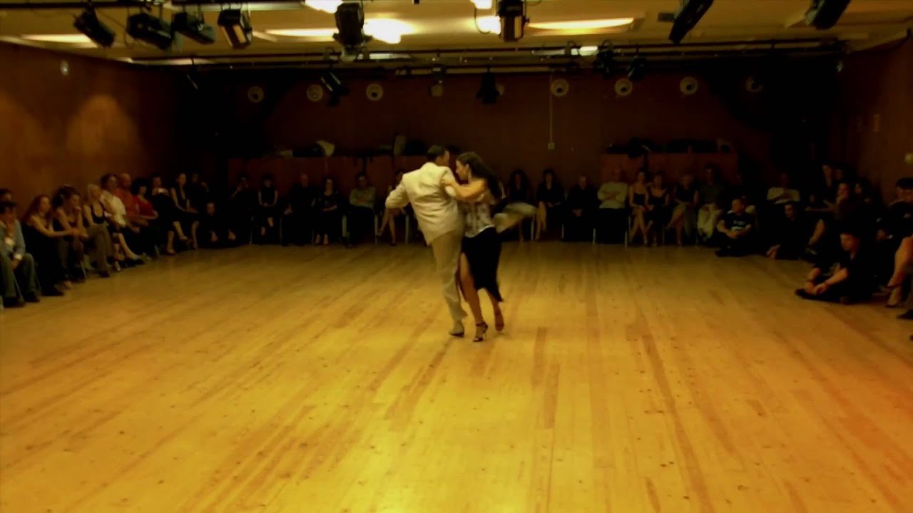 Fabian Ballejos y Gina Nikolitsa  bailan "Mi Dolor"