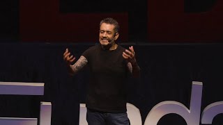 ¿Cómo caminar en la jungla de cristal? | Carlos Morett | TEDxPlazaFundadores