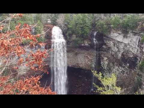 Snowing at the Falls 