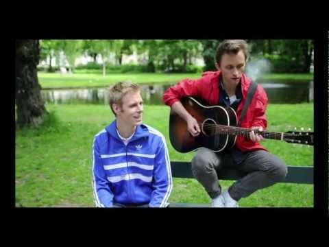 Lars Vaular og Sondre Lerche - Øynene Lukket (akustisk i parken)