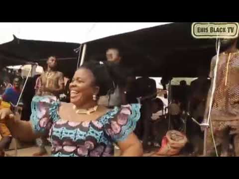 Stanley o Iyonawan on stage