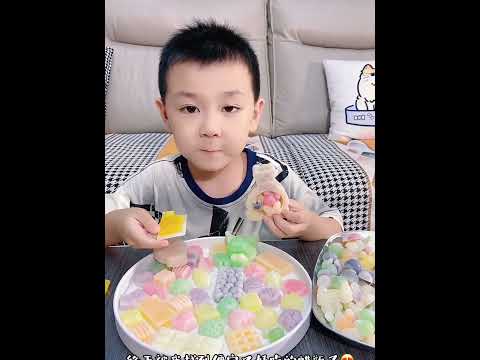 This wax bottle candy has a thin skin, lots of sauce, and is not too sweet #food #snack