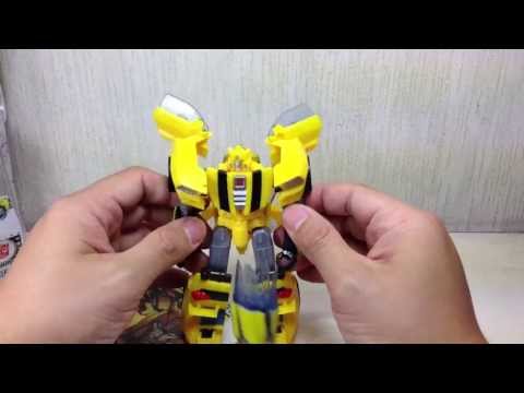 Transformers Generations IDW Bumblebee Deluxe Class