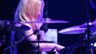 Avril Lavigne live Chile - Song 2 - Avril on drums - Steve Ferlazzo