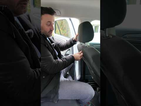 Wie entferne ich die Kopfstütze eines Volkswagen T Roc?