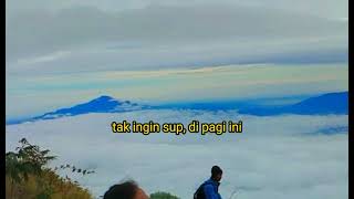 Download lagu HAL-senin pagi di bulan juli (lyric) mp3