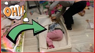 ВЛОГ: БРАТ ЗАТОЛКАЛ СЕСТРЕНКУ В МЕШОК С ИГРУШКАМИ И УПАКОВАЛ ! ИГРАЕМ В КУКЛЫ С БРАТОМ VLOG
