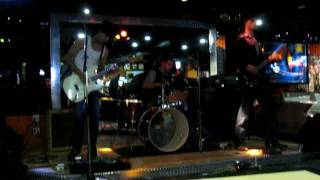 The Blondes Of Vertigo - "Cold Shot"  (Live @ Menace)