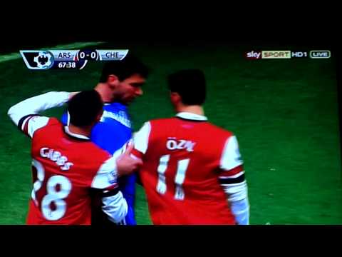 Mesut Özil & Ivanovic fight ~ Arsenal 0-0 Chelsea