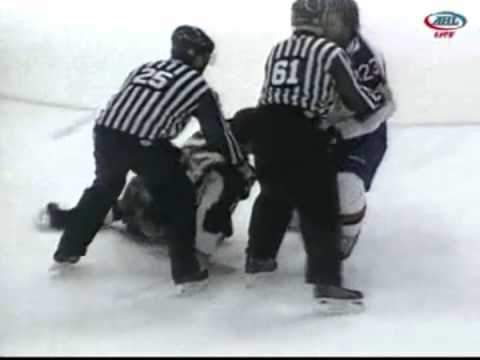Tim Wallace vs Radko Gudas