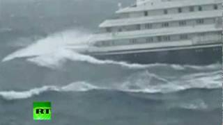 Dramatic video of Clelia II Antarctic cruise ship slammed by giant waves