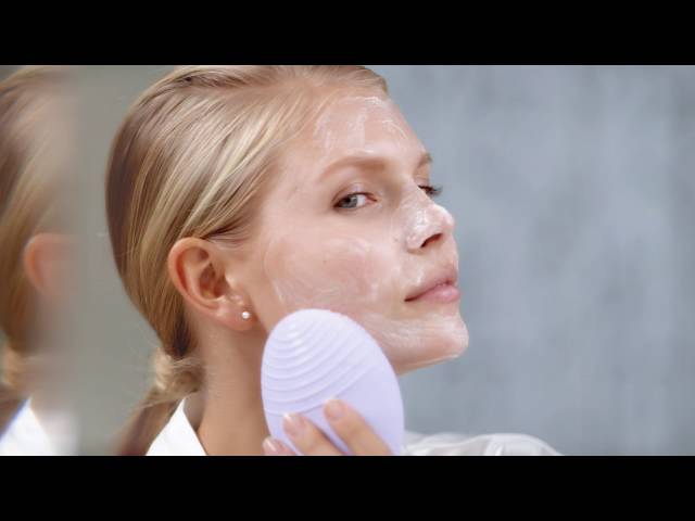 Video Teaser für Introducing the FOREO LUNA™ 2 Personalized Facial-Cleansing Brush & Anti-Aging Device
