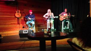 Mary Fletcher- Peacefully (Live at Dan Mcguinness)