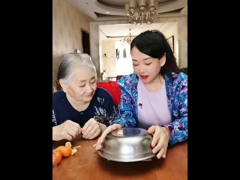 What's the principle behind this? Why pour water on paper?