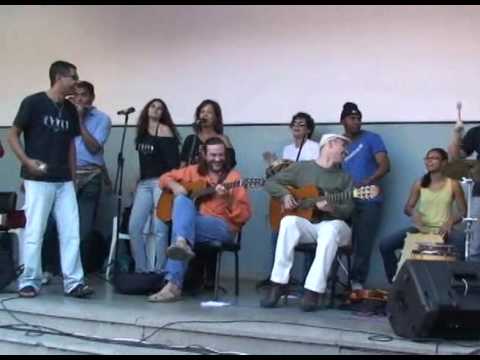 Harmonia Enlouquece canta "sufoco da vida"