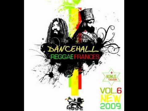 Tenir Le Mike lyrics