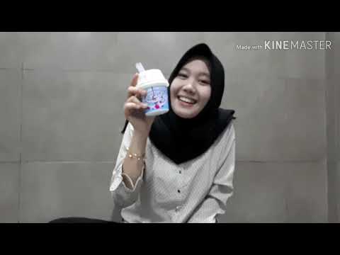 A monolog video introducing a member of the family using photograph