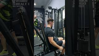 CURL MARTILLO MANCUERNAS SENTADO