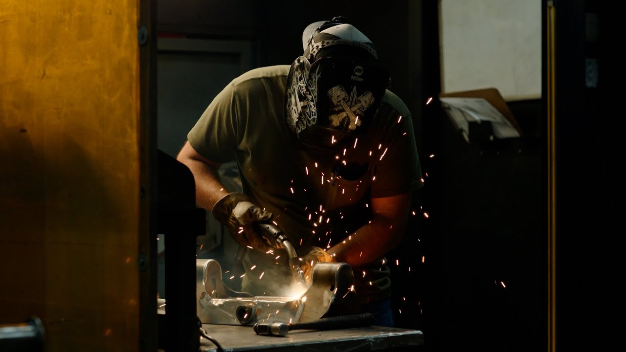 B&W Trailer Hitches - We Know