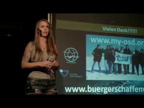 Julia Schnetzer – 1. Platz beim Science Slam „Life Sciences on Stage“