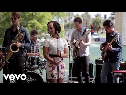 Saskwatch - Two Hearts (BalconyTV, Melbourne)