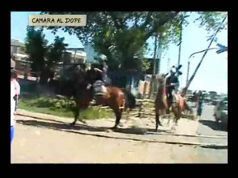 "Laferrere caminando a casanova." Barra: La Barra de Laferrere 79 &bull; Club: Deportivo Laferrere