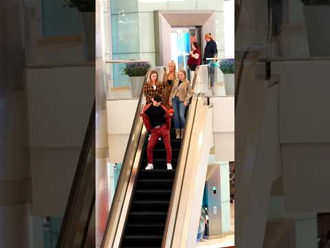 The hips are back 🤣