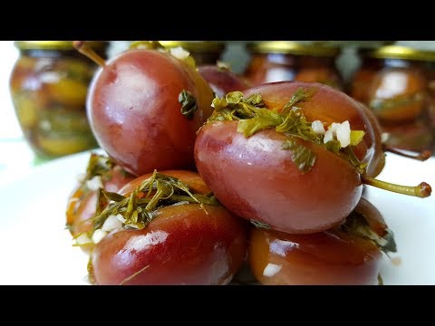Маринованные сливы с чесноком и зеленью. Цыганка готовит. Gipsy cuisine.