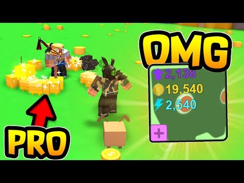 PRO GIVES ME RAREST PET! Pet Simulator | Roblox